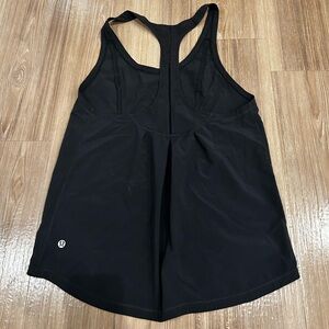 Lululemon top